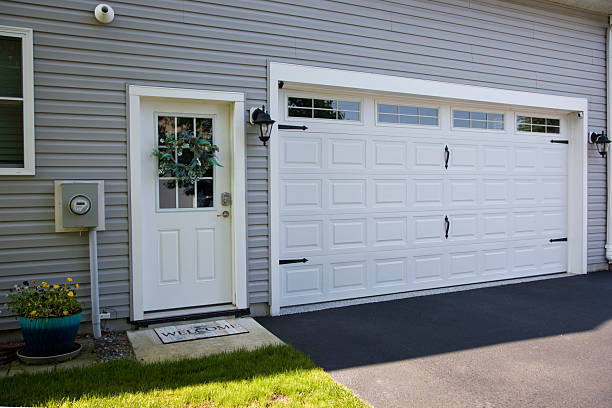 24/7 Emergency Garage Door Panel Replacement experts in Alexandria, VA